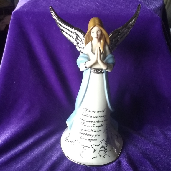 2005 Bradford Editions Heirloom Porcelain Musical Figurine Bereavement angel